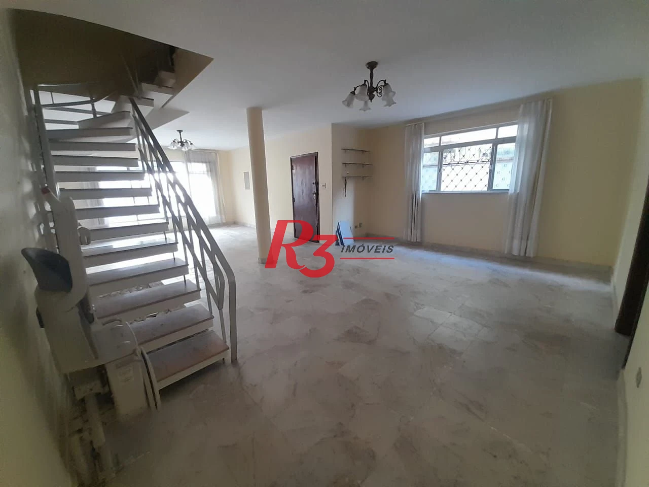 Casa com 3 dormitórios à venda, 250 m² por R$ 1.600.000,00 - Gonzaga - Santos/SP