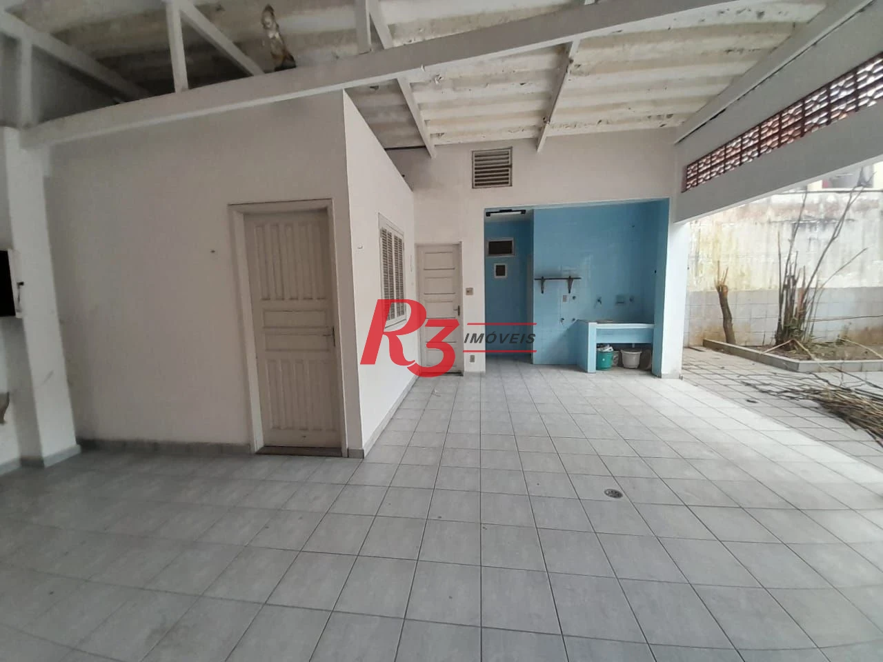 Casa com 3 dormitórios à venda, 250 m² por R$ 1.600.000,00 - Gonzaga - Santos/SP