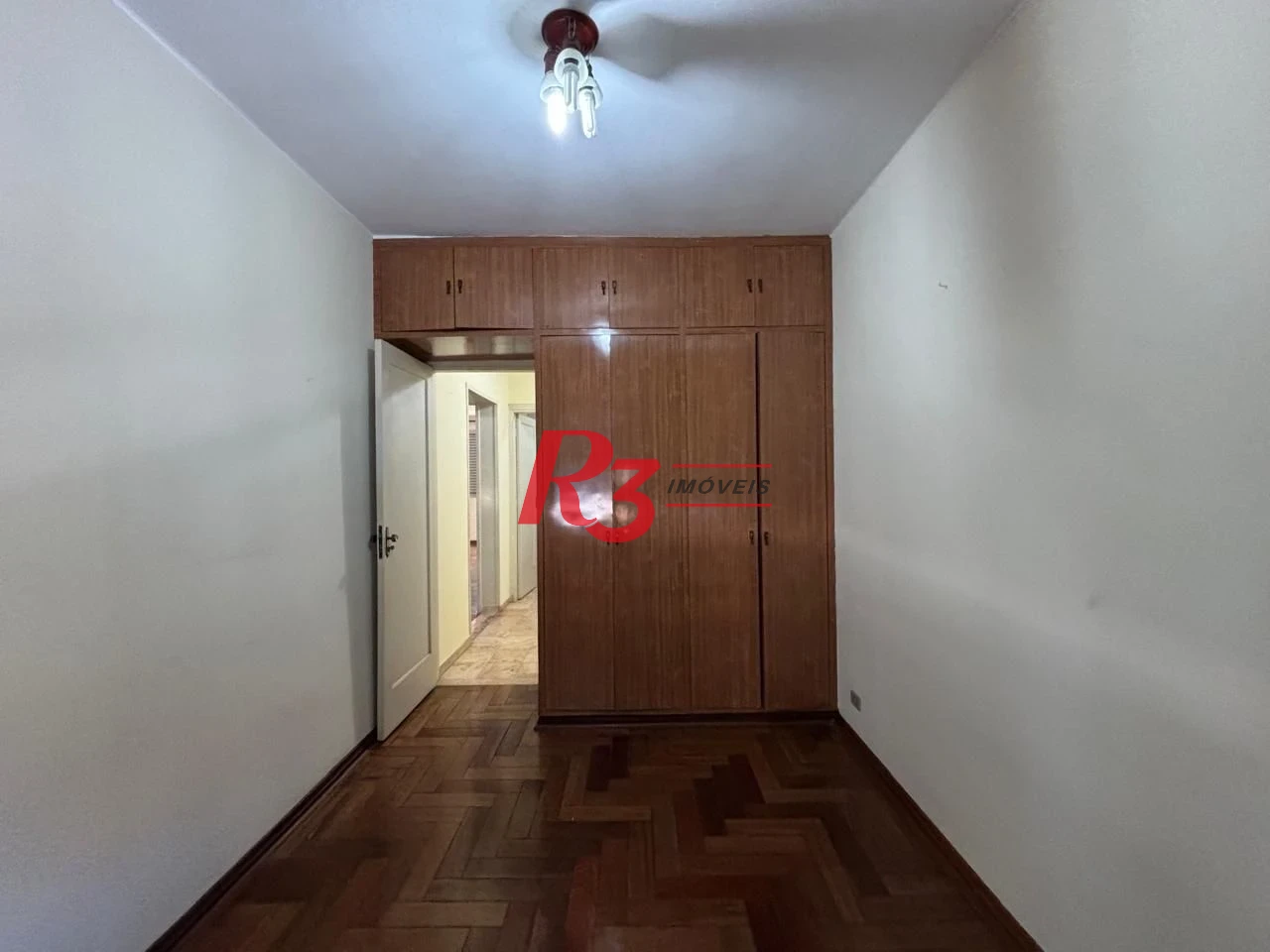 Casa com 3 dormitórios à venda, 250 m² por R$ 1.600.000,00 - Gonzaga - Santos/SP