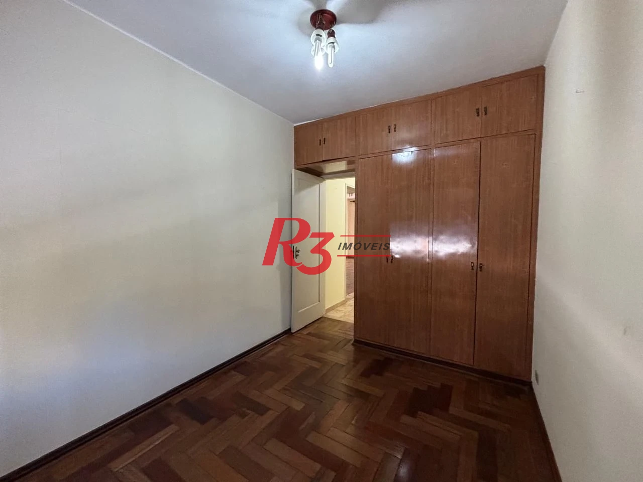 Casa com 3 dormitórios à venda, 250 m² por R$ 1.600.000,00 - Gonzaga - Santos/SP