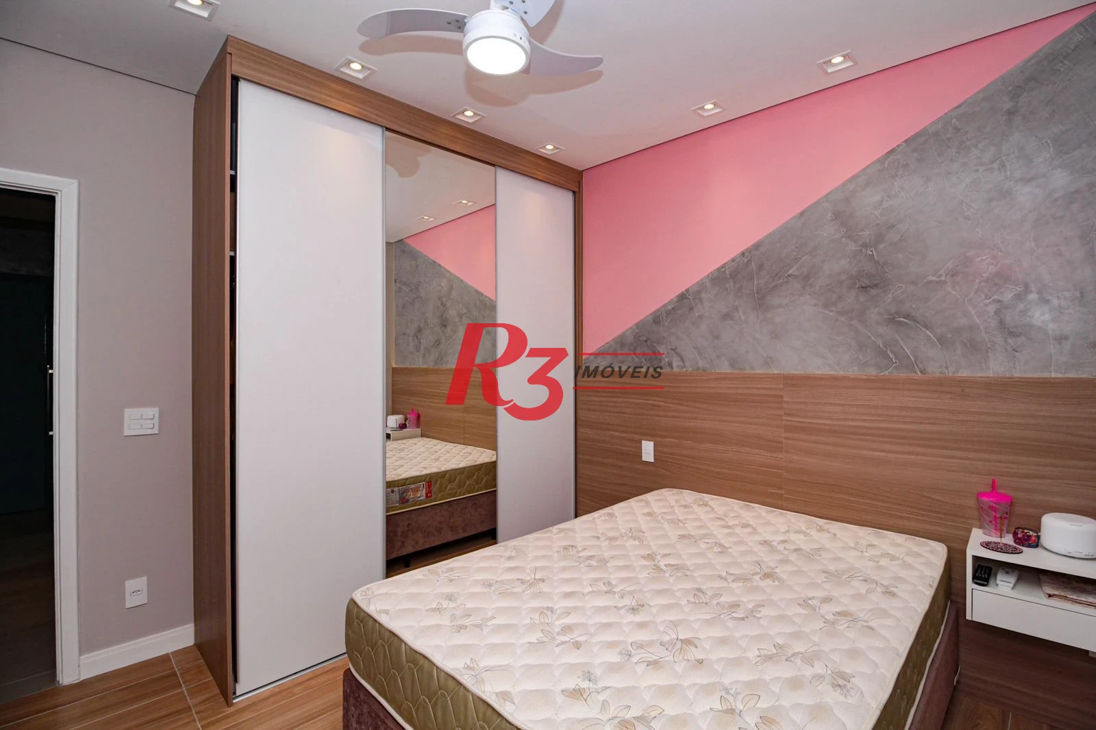 Apartamento com 1 dormitório para alugar, 60 m² por R$ 3.300,00/mês - Encruzilhada - Santos/SP