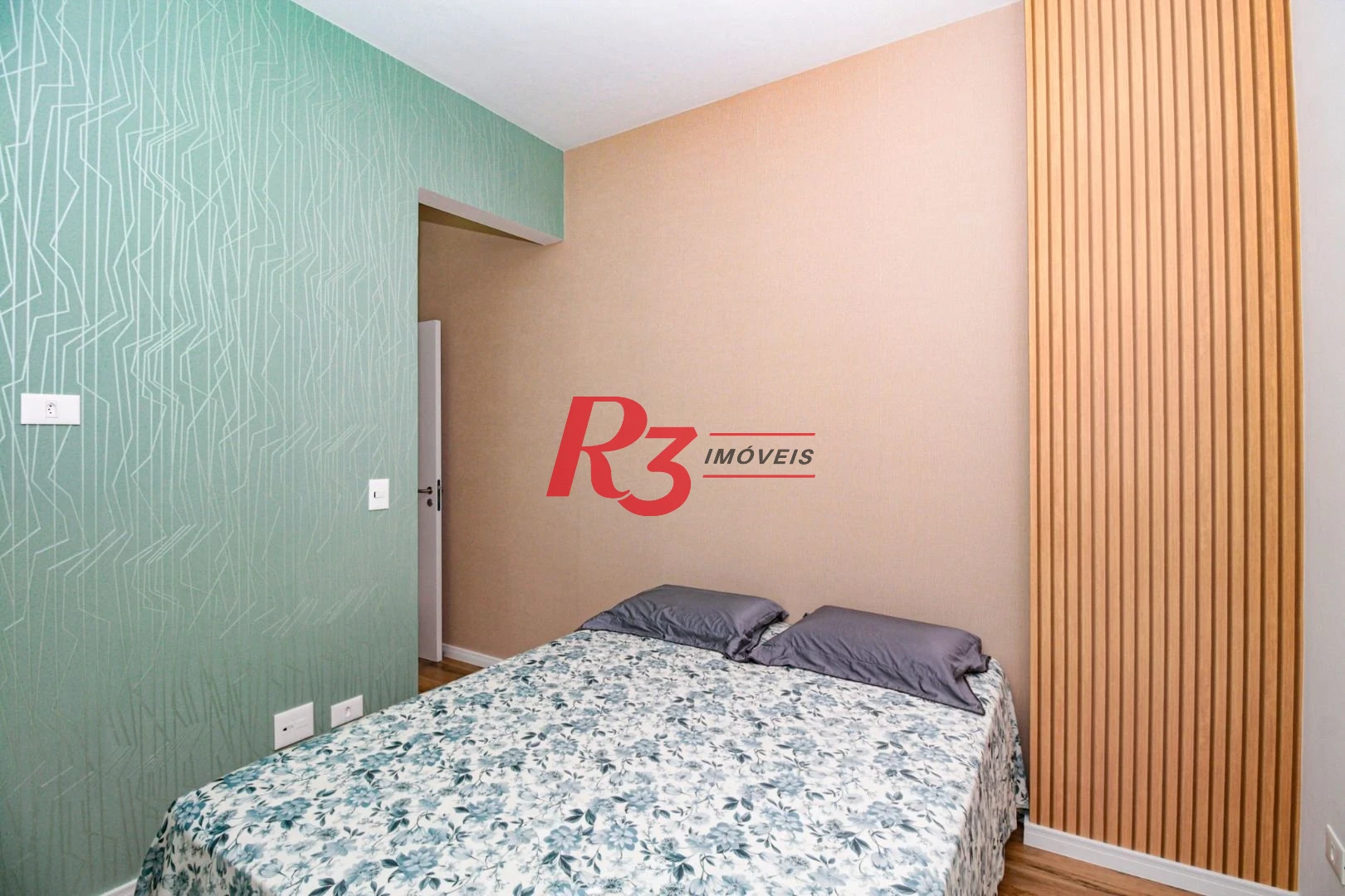 Apartamento com 2 dormitórios à venda, 69 m² por R$ 750.000,00 - Itararé - São Vicente/SP