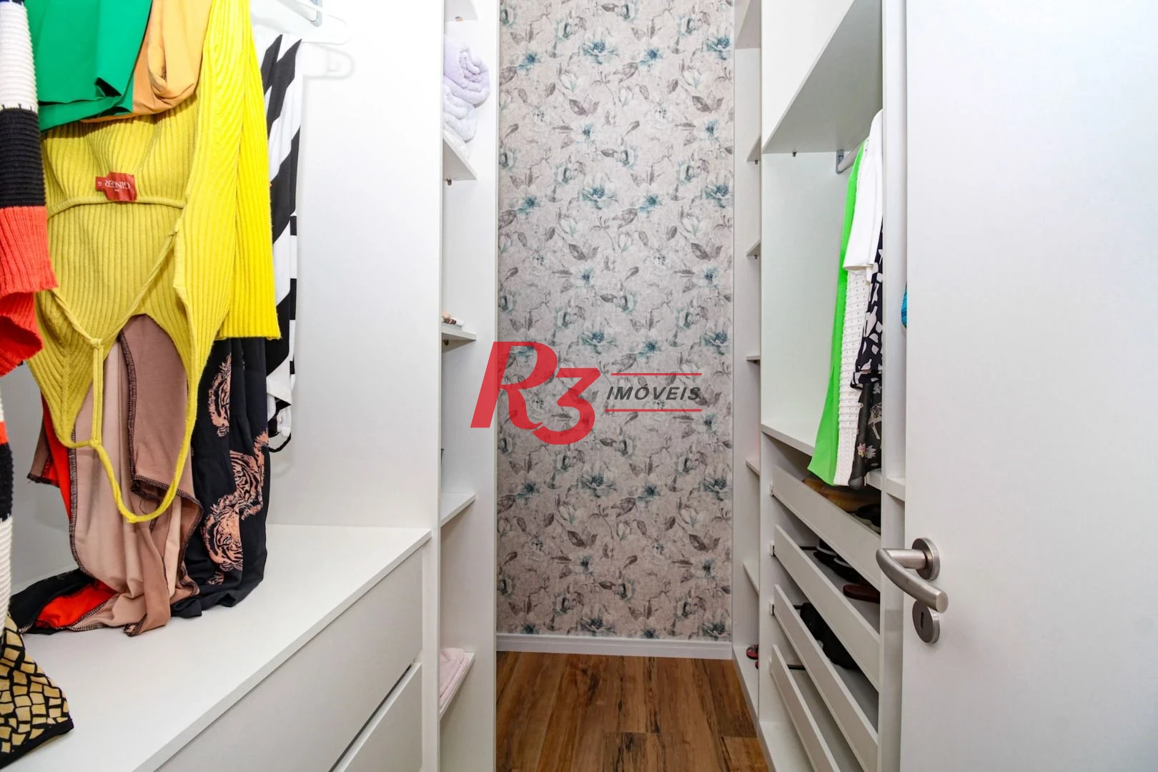 Apartamento com 3 dormitórios à venda, 108 m² por R$ 950.000,00 - Itararé - São Vicente/SP