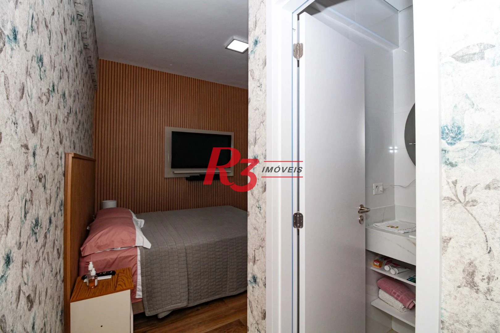 Apartamento com 3 dormitórios à venda, 108 m² por R$ 950.000,00 - Itararé - São Vicente/SP