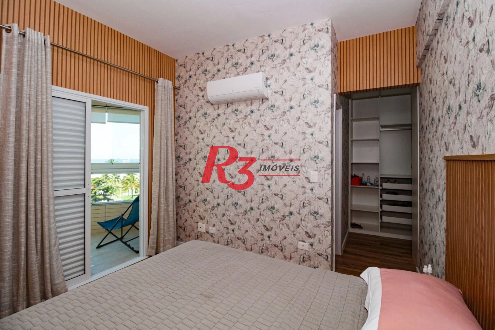 Apartamento com 3 dormitórios à venda, 108 m² por R$ 950.000,00 - Itararé - São Vicente/SP