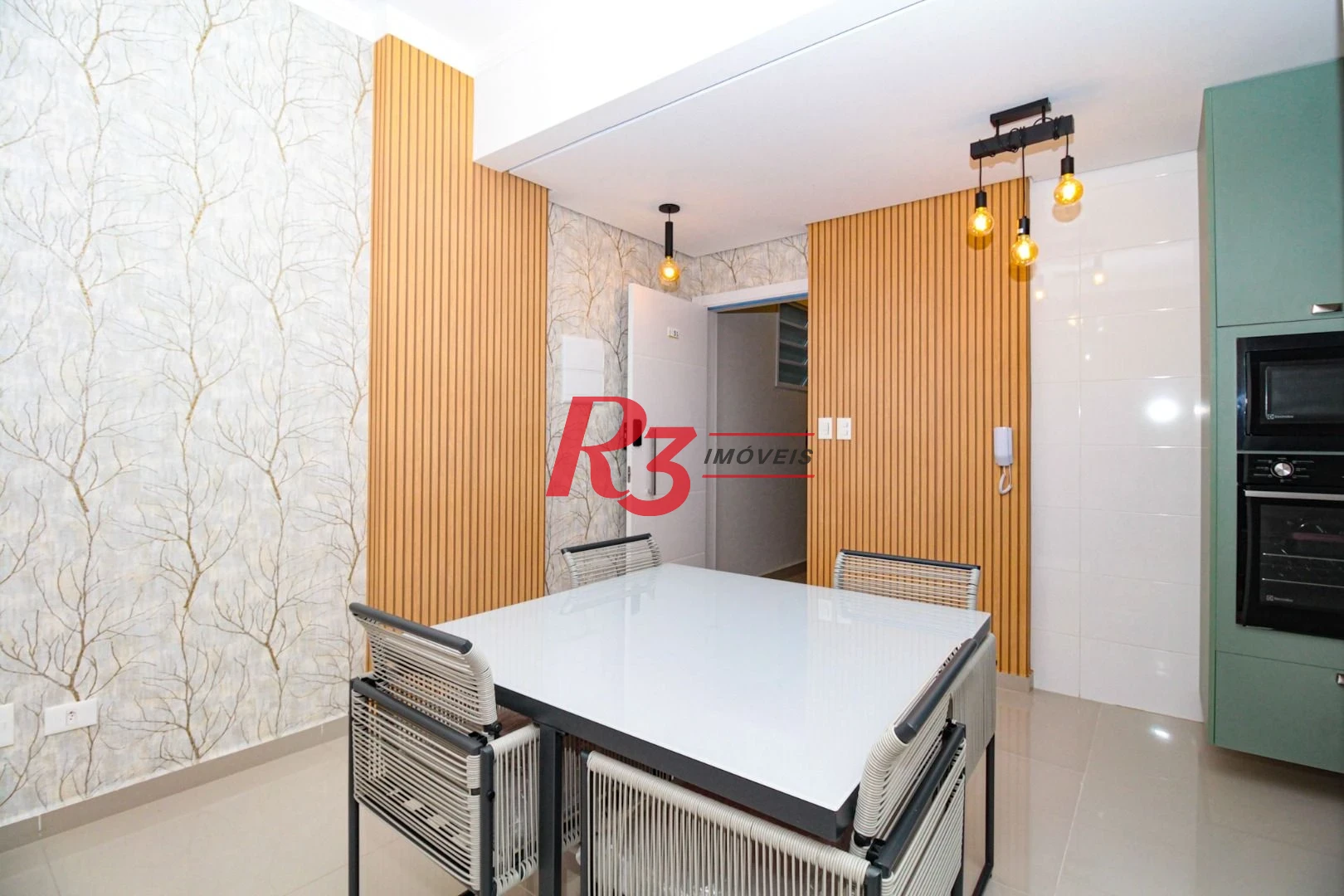 Apartamento com 3 dormitórios à venda, 108 m² por R$ 950.000,00 - Itararé - São Vicente/SP