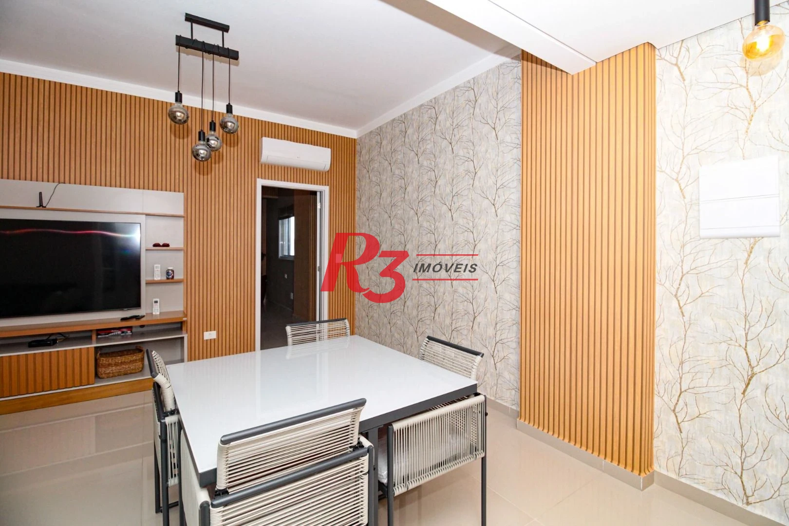 Apartamento com 3 dormitórios à venda, 108 m² por R$ 950.000,00 - Itararé - São Vicente/SP