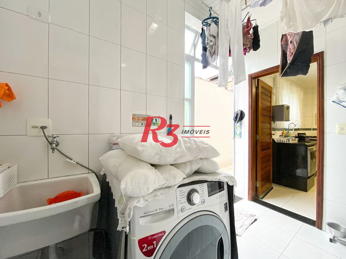 Sobrado com 3 dormitórios à venda, 130 m² por R$ 1.180.000,00 - José Menino - Santos/SP