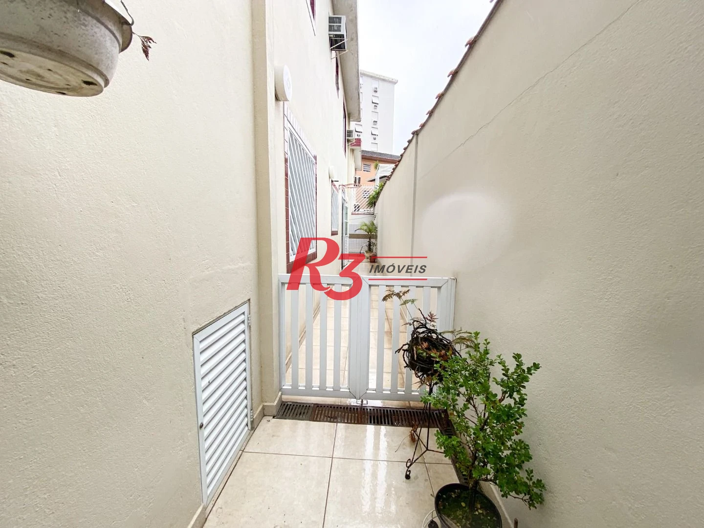 Sobrado com 3 dormitórios à venda, 130 m² por R$ 1.180.000,00 - José Menino - Santos/SP