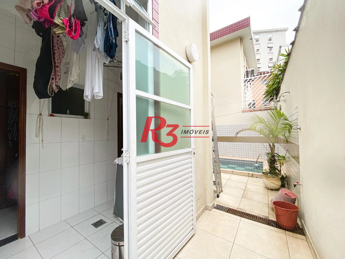 Sobrado com 3 dormitórios à venda, 130 m² por R$ 1.180.000,00 - José Menino - Santos/SP