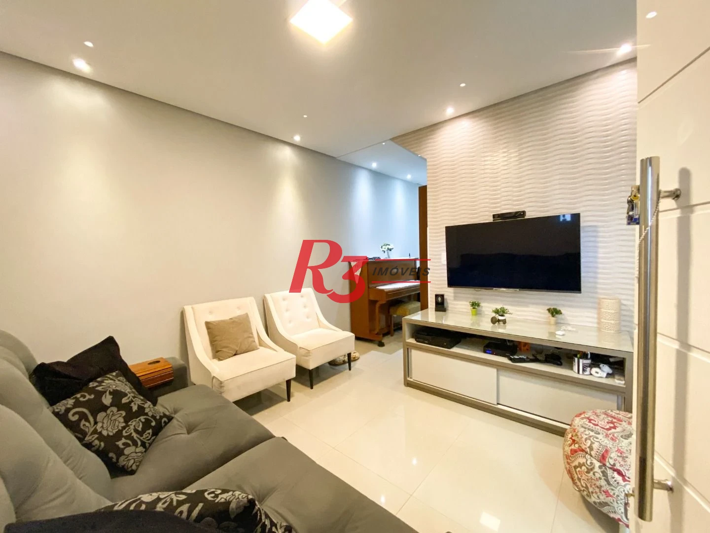 Sobrado com 3 dormitórios à venda, 130 m² por R$ 1.180.000,00 - José Menino - Santos/SP