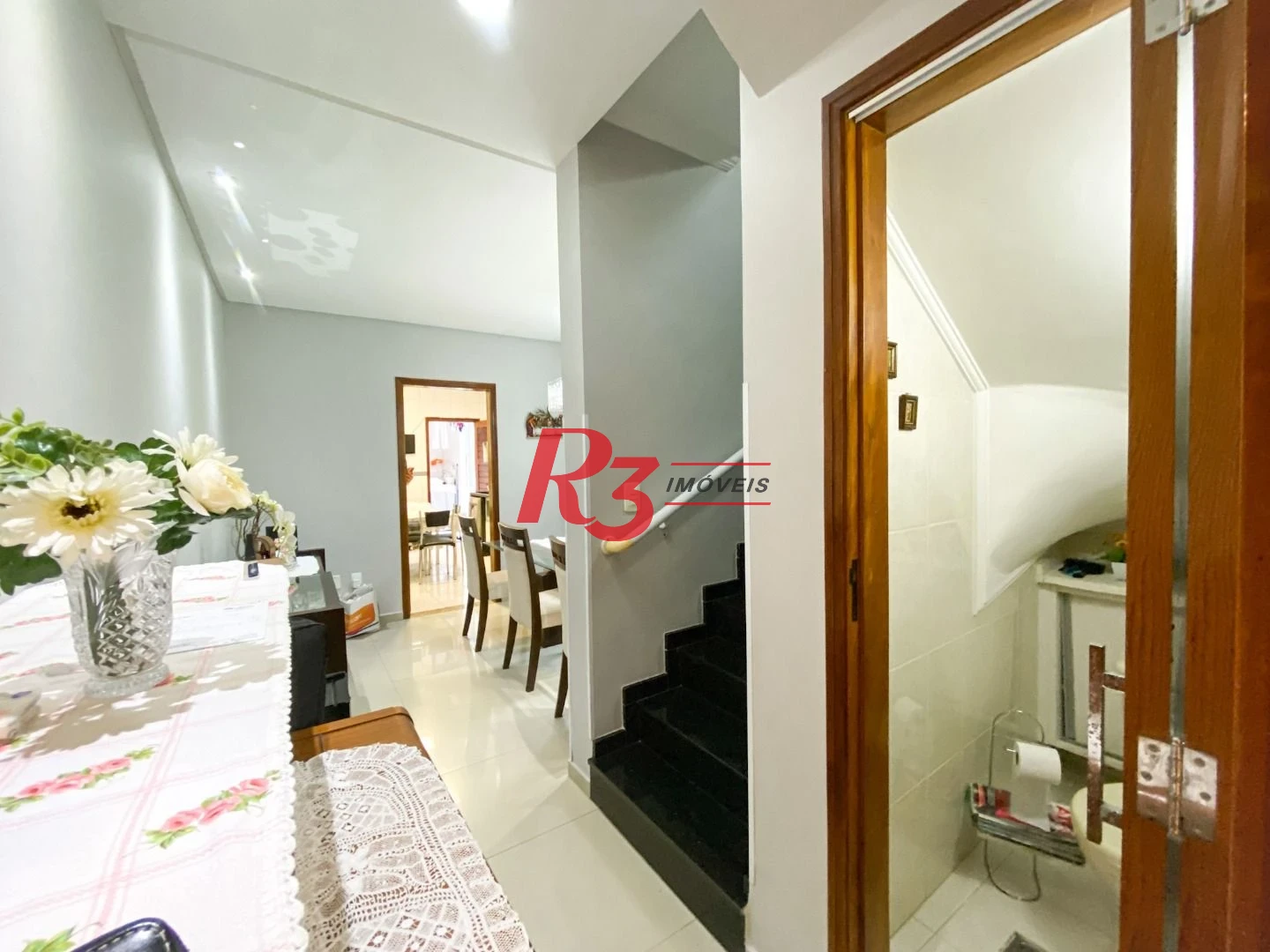 Sobrado com 3 dormitórios à venda, 130 m² por R$ 1.180.000,00 - José Menino - Santos/SP