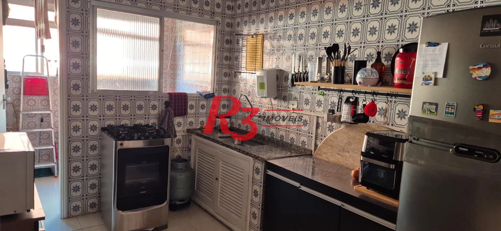 Apartamento com 2 dormitórios à venda, 71 m² por R$ 390.000,00 - Marapé - Santos/SP