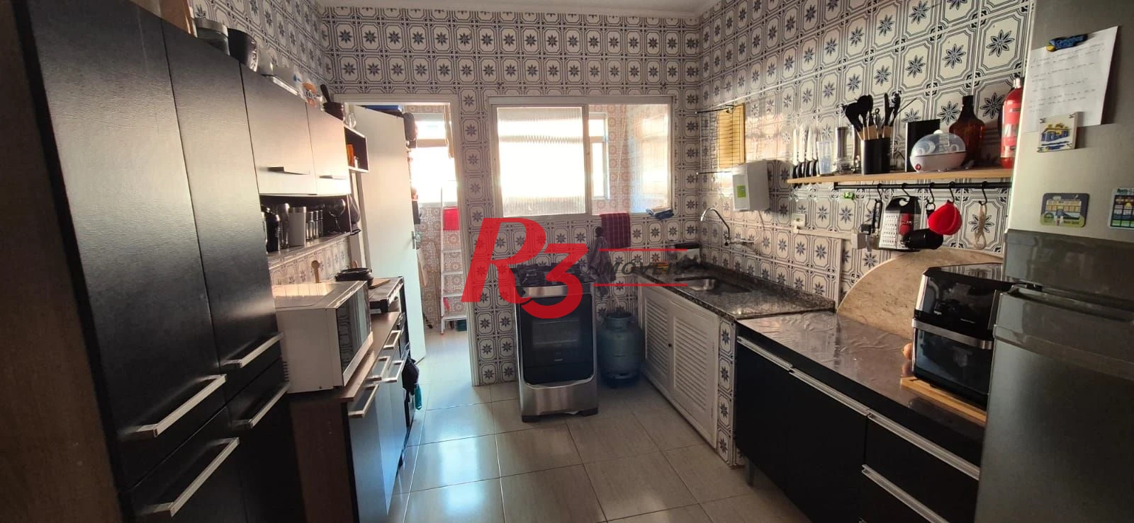 Apartamento com 2 dormitórios à venda, 71 m² por R$ 390.000,00 - Marapé - Santos/SP