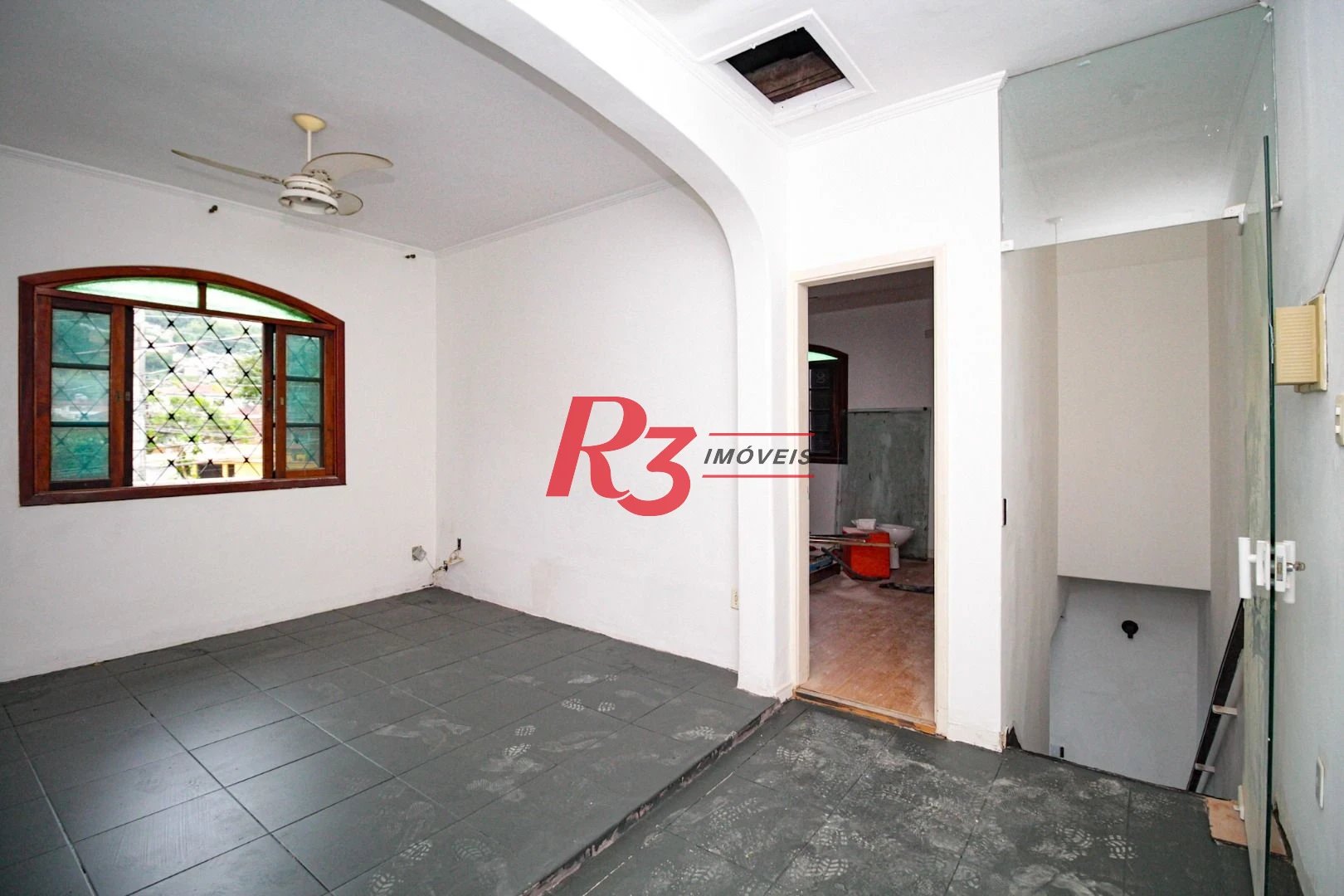 Sobrado para alugar, 225 m² por R$ 9.290,00/mês - Marapé - Santos/SP