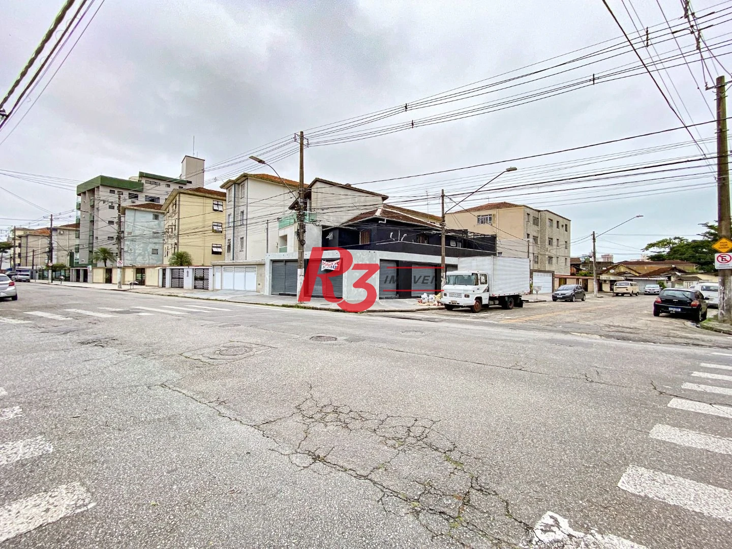 Sobrado para alugar, 225 m² por R$ 9.290,00/mês - Marapé - Santos/SP