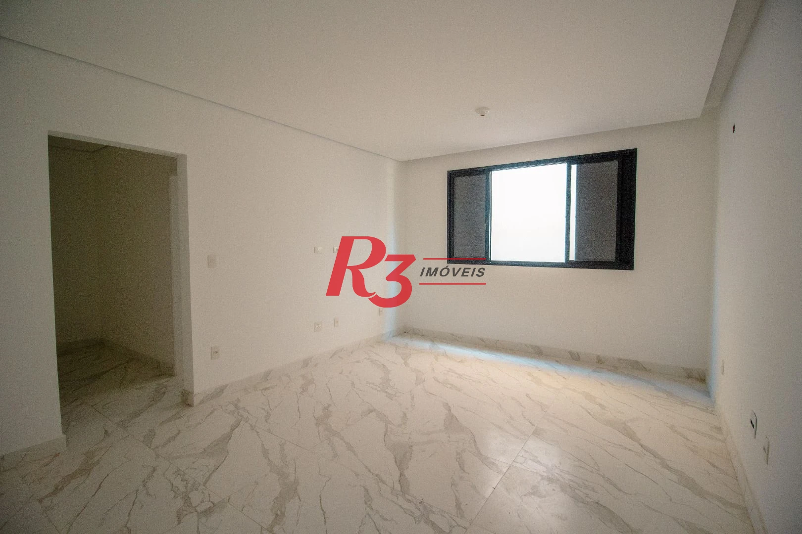 Casa com 3 dormitórios à venda, 236 m² por R$ 2.200.000,00 - Embaré - Santos/SP