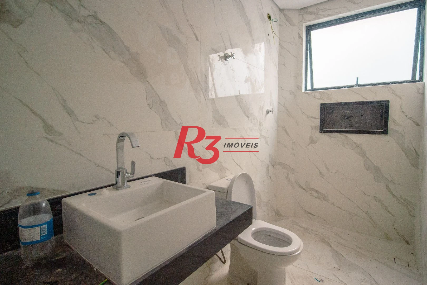 Casa com 3 dormitórios à venda, 236 m² por R$ 2.200.000,00 - Embaré - Santos/SP