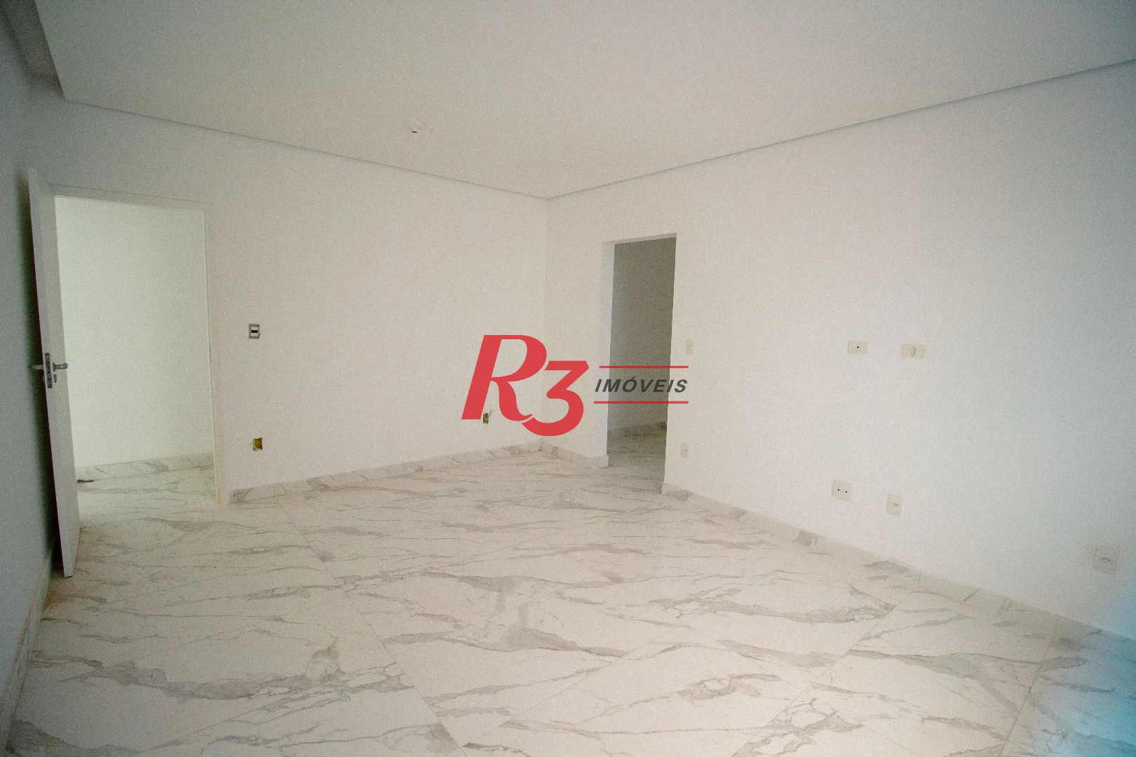 Casa com 3 dormitórios à venda, 236 m² por R$ 2.200.000,00 - Embaré - Santos/SP