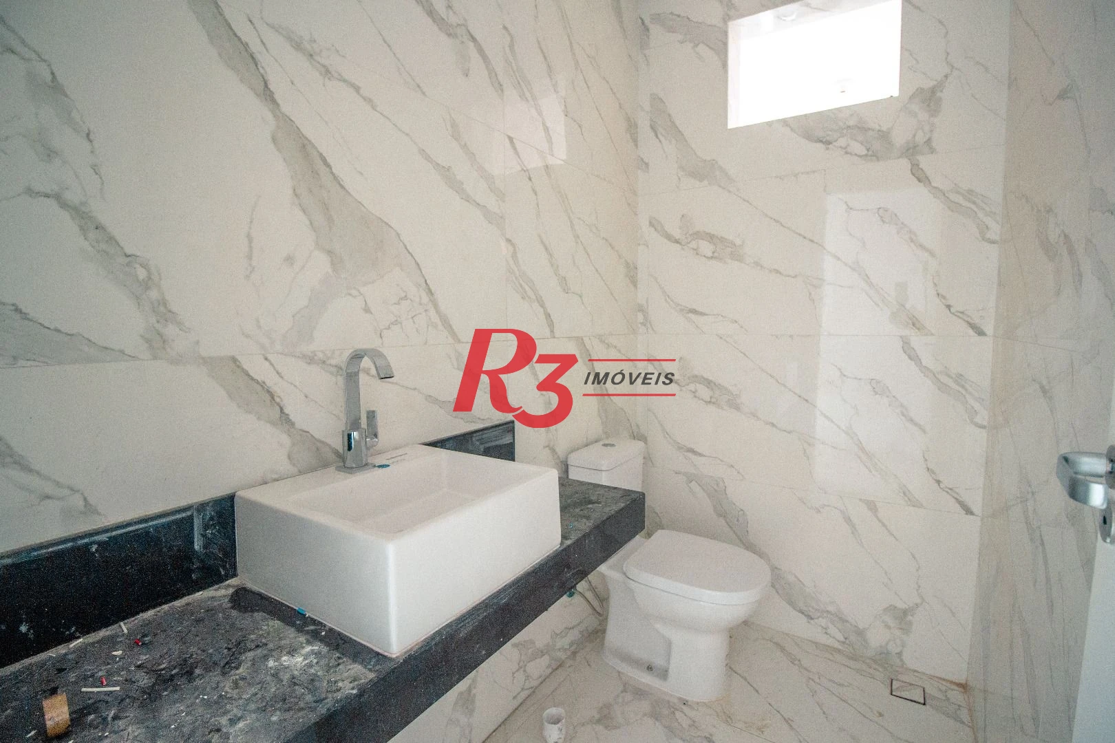 Casa com 3 dormitórios à venda, 236 m² por R$ 2.200.000,00 - Embaré - Santos/SP