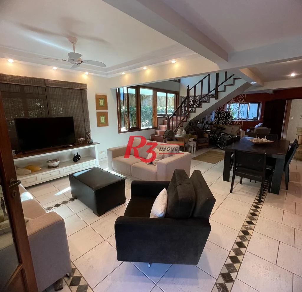Casa com 4 dormitórios à venda, 247 m² por R$ 1.800.000,00 - Balneário Praia do Pernambuco - Guarujá/SP