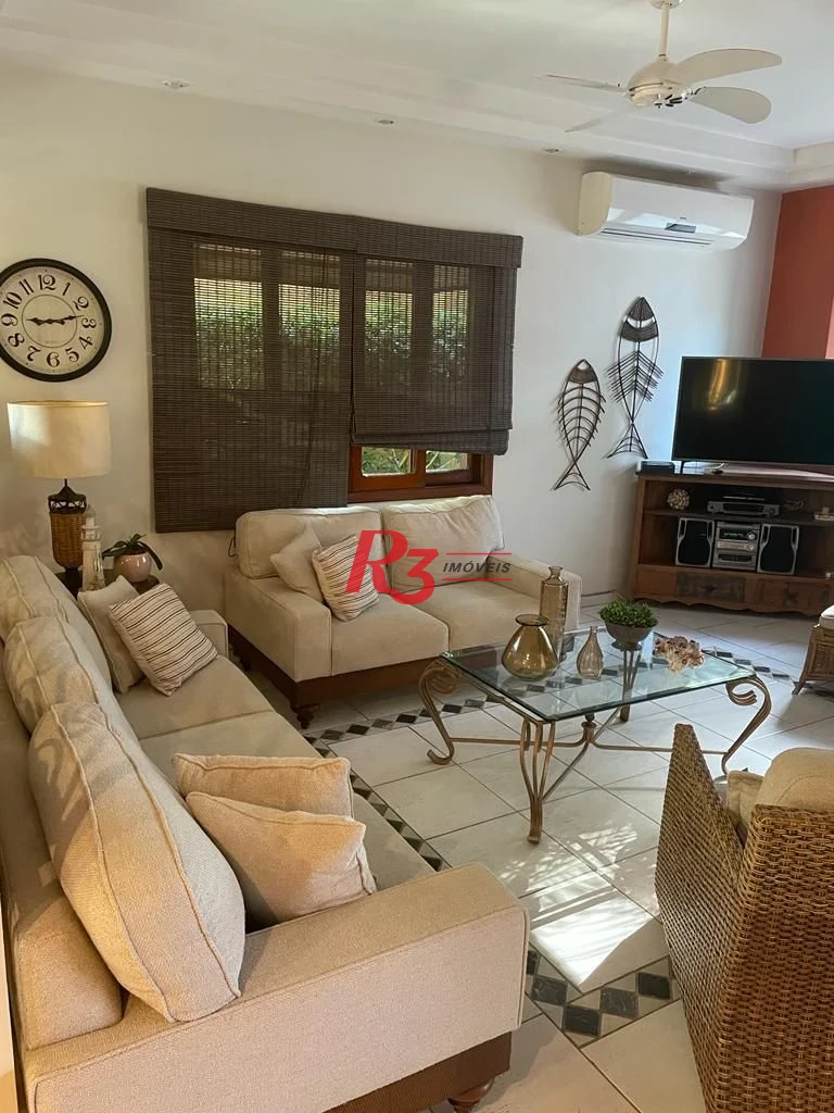 Casa com 4 dormitórios à venda, 247 m² por R$ 1.800.000,00 - Balneário Praia do Pernambuco - Guarujá/SP