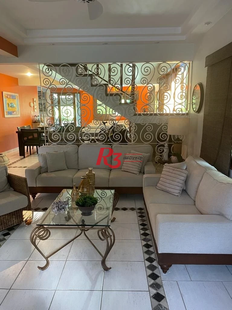 Casa com 4 dormitórios à venda, 247 m² por R$ 1.800.000,00 - Balneário Praia do Pernambuco - Guarujá/SP
