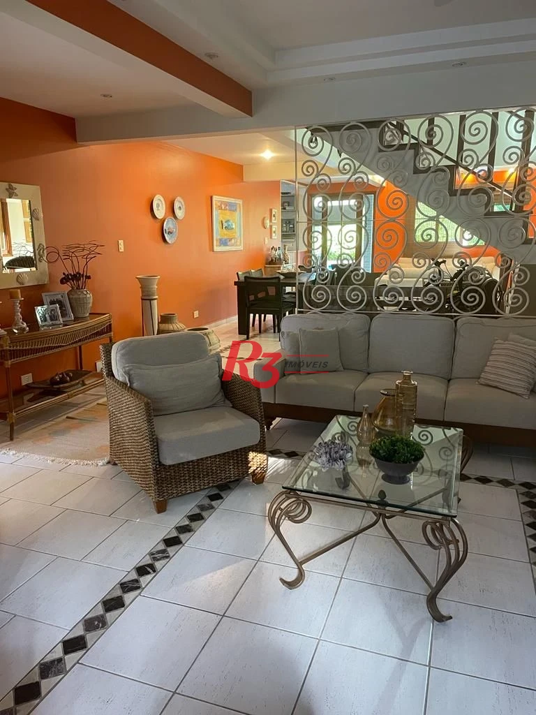 Casa com 4 dormitórios à venda, 247 m² por R$ 1.800.000,00 - Balneário Praia do Pernambuco - Guarujá/SP