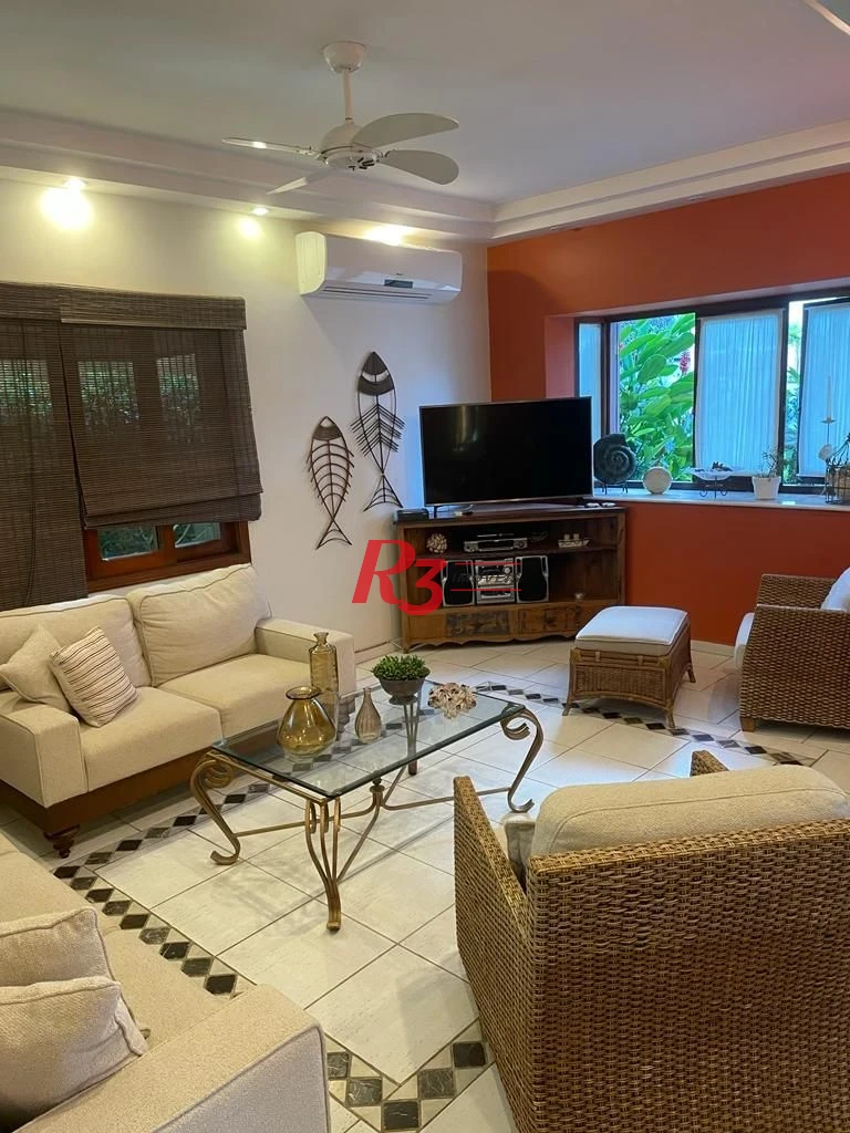 Casa com 4 dormitórios à venda, 247 m² por R$ 1.800.000,00 - Balneário Praia do Pernambuco - Guarujá/SP
