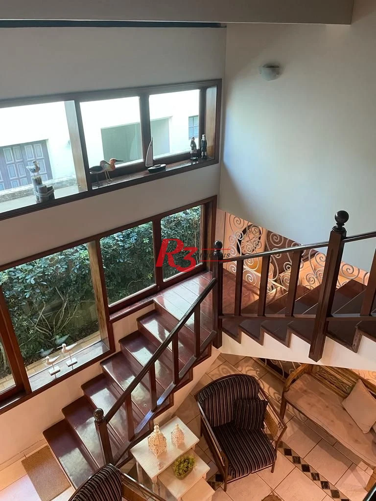 Casa com 4 dormitórios à venda, 247 m² por R$ 1.800.000,00 - Balneário Praia do Pernambuco - Guarujá/SP