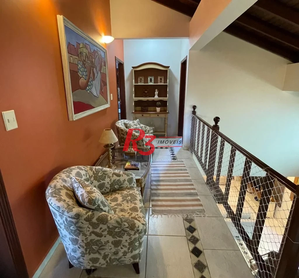 Casa com 4 dormitórios à venda, 247 m² por R$ 1.800.000,00 - Balneário Praia do Pernambuco - Guarujá/SP
