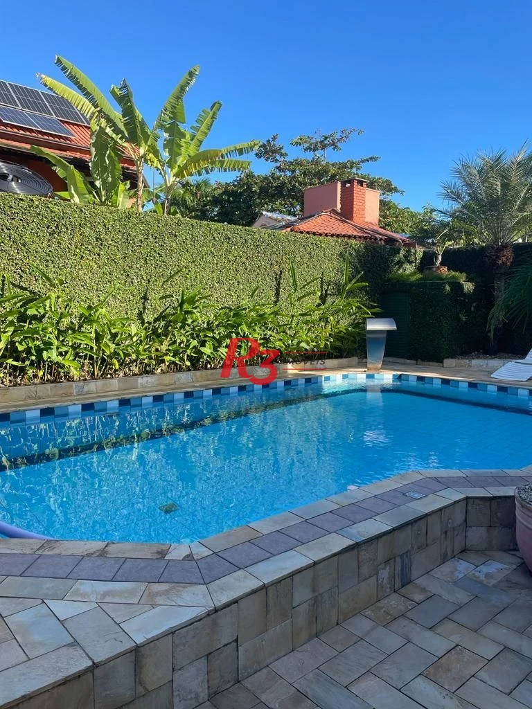 Casa com 4 dormitórios à venda, 247 m² por R$ 1.800.000,00 - Balneário Praia do Pernambuco - Guarujá/SP