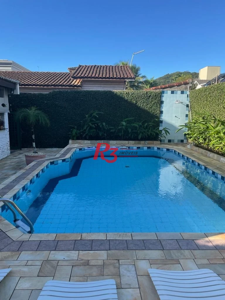 Casa com 4 dormitórios à venda, 247 m² por R$ 1.800.000,00 - Balneário Praia do Pernambuco - Guarujá/SP