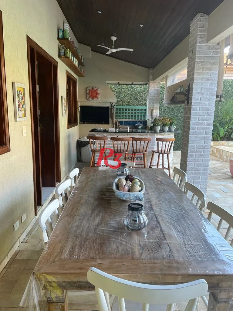 Casa com 4 dormitórios à venda, 247 m² por R$ 1.800.000,00 - Balneário Praia do Pernambuco - Guarujá/SP