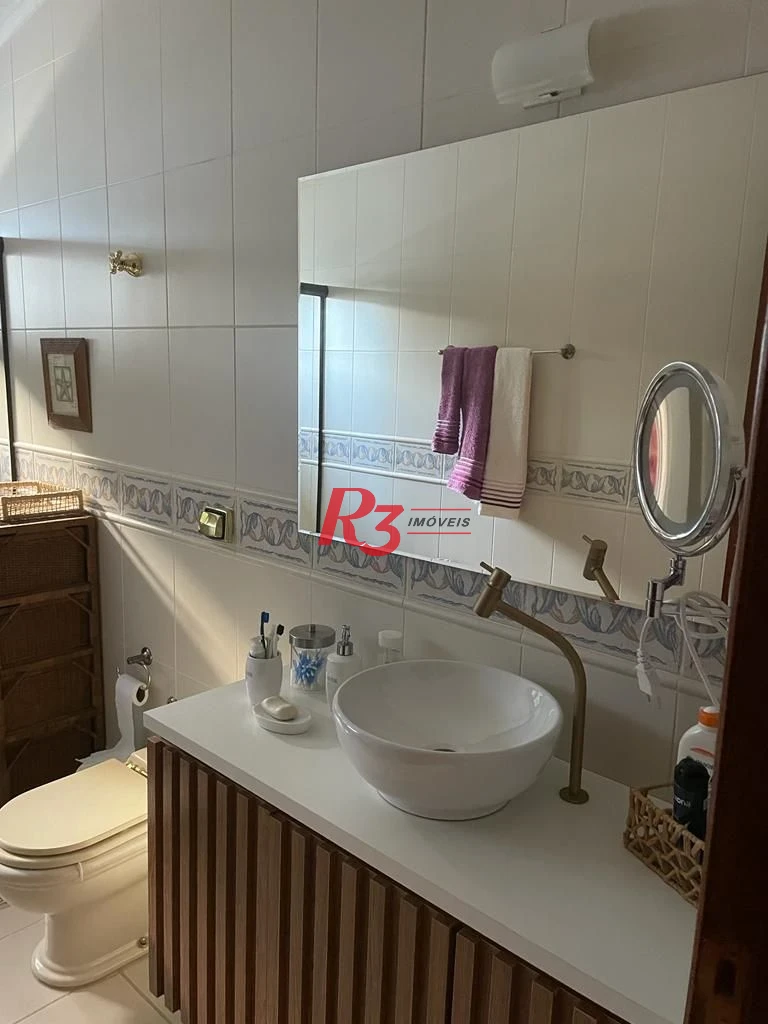 Casa com 4 dormitórios à venda, 247 m² por R$ 1.800.000,00 - Balneário Praia do Pernambuco - Guarujá/SP