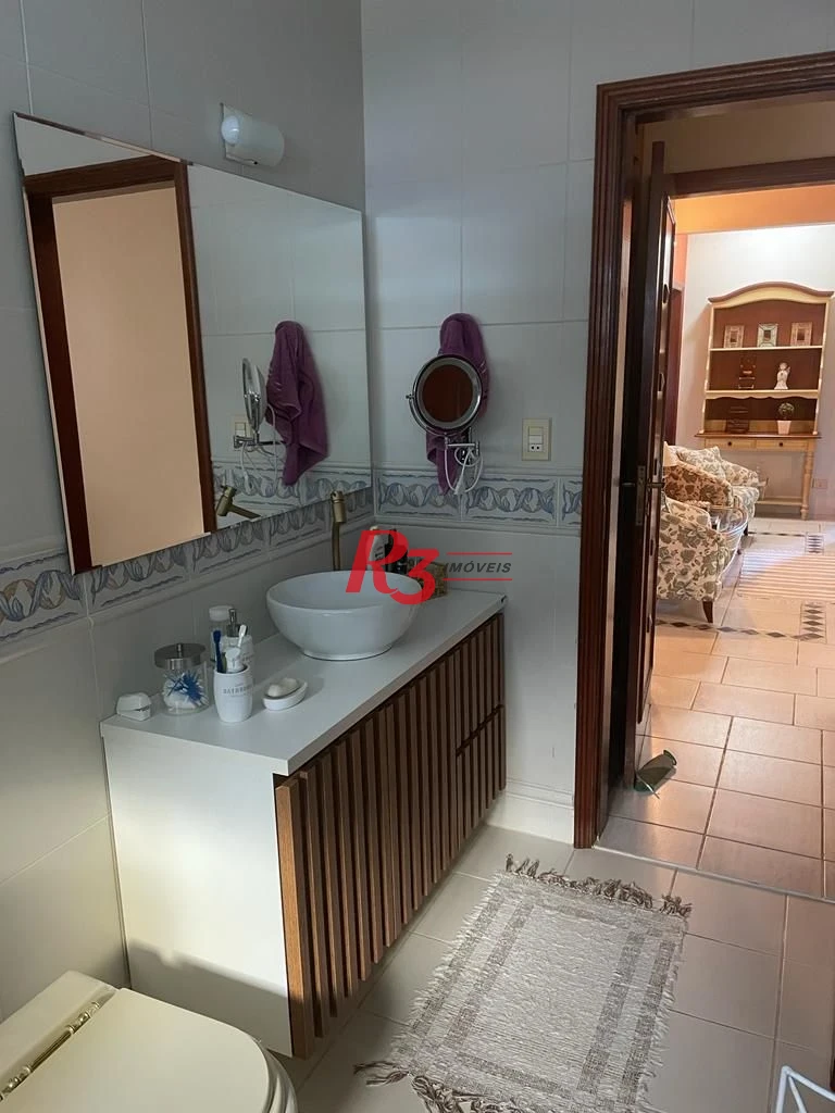 Casa com 4 dormitórios à venda, 247 m² por R$ 1.800.000,00 - Balneário Praia do Pernambuco - Guarujá/SP