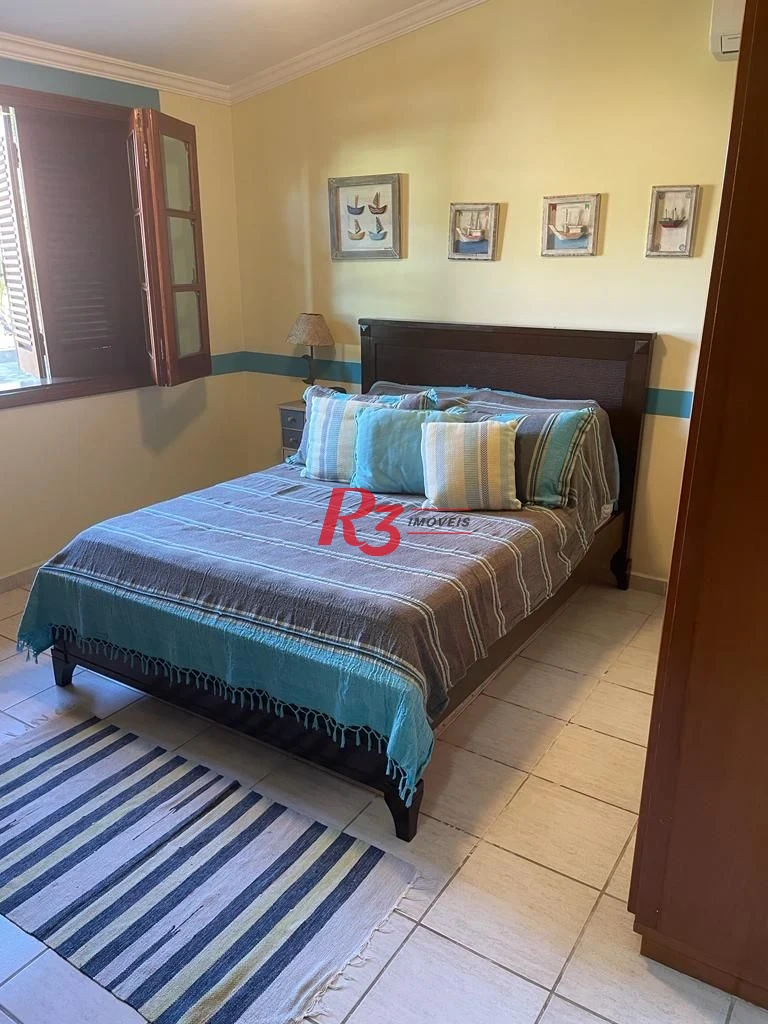 Casa com 4 dormitórios à venda, 247 m² por R$ 1.800.000,00 - Balneário Praia do Pernambuco - Guarujá/SP