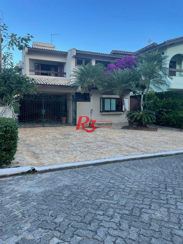 Casa com 4 dormitórios à venda, 247 m² por R$ 1.800.000,00 - Balneário Praia do Pernambuco - Guarujá/SP