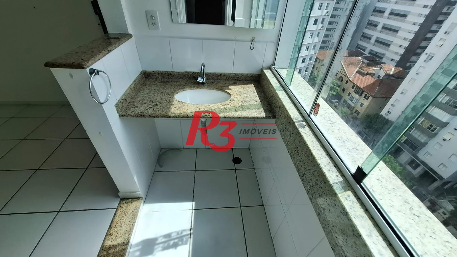 Apartamento com 2 dormitórios para alugar, 81 m² por R$ 4.557,39/mês - José Menino - Santos/SP