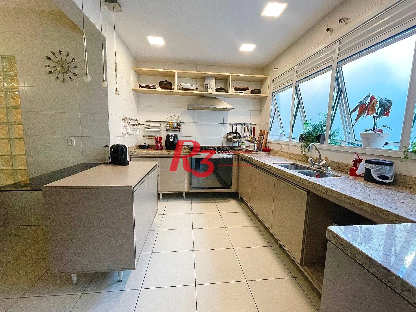 Apartamento Garden com 4 dormitórios à venda, 270 m²  - Gonzaga - Santos/SP