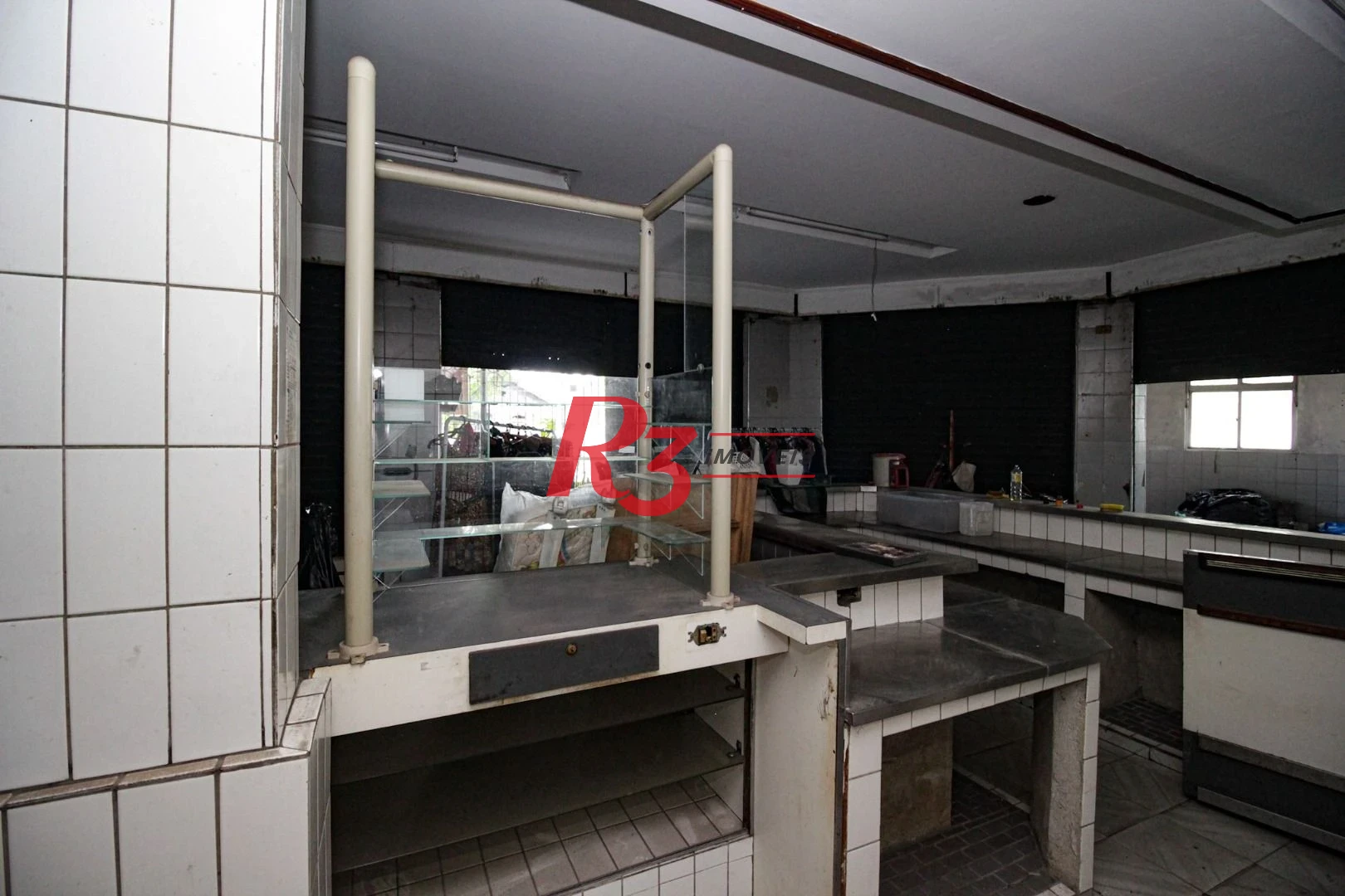 Prédio à venda, 400 m² por R$ 1.350.000,00 - Areia Branca - Santos/SP
