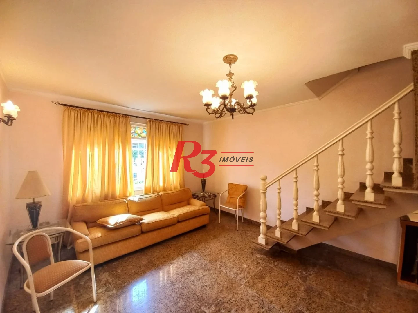 Sobrado com 3 dormitórios à venda, 131 m² por R$ 980.000,00 - Boqueirão - Santos/SP