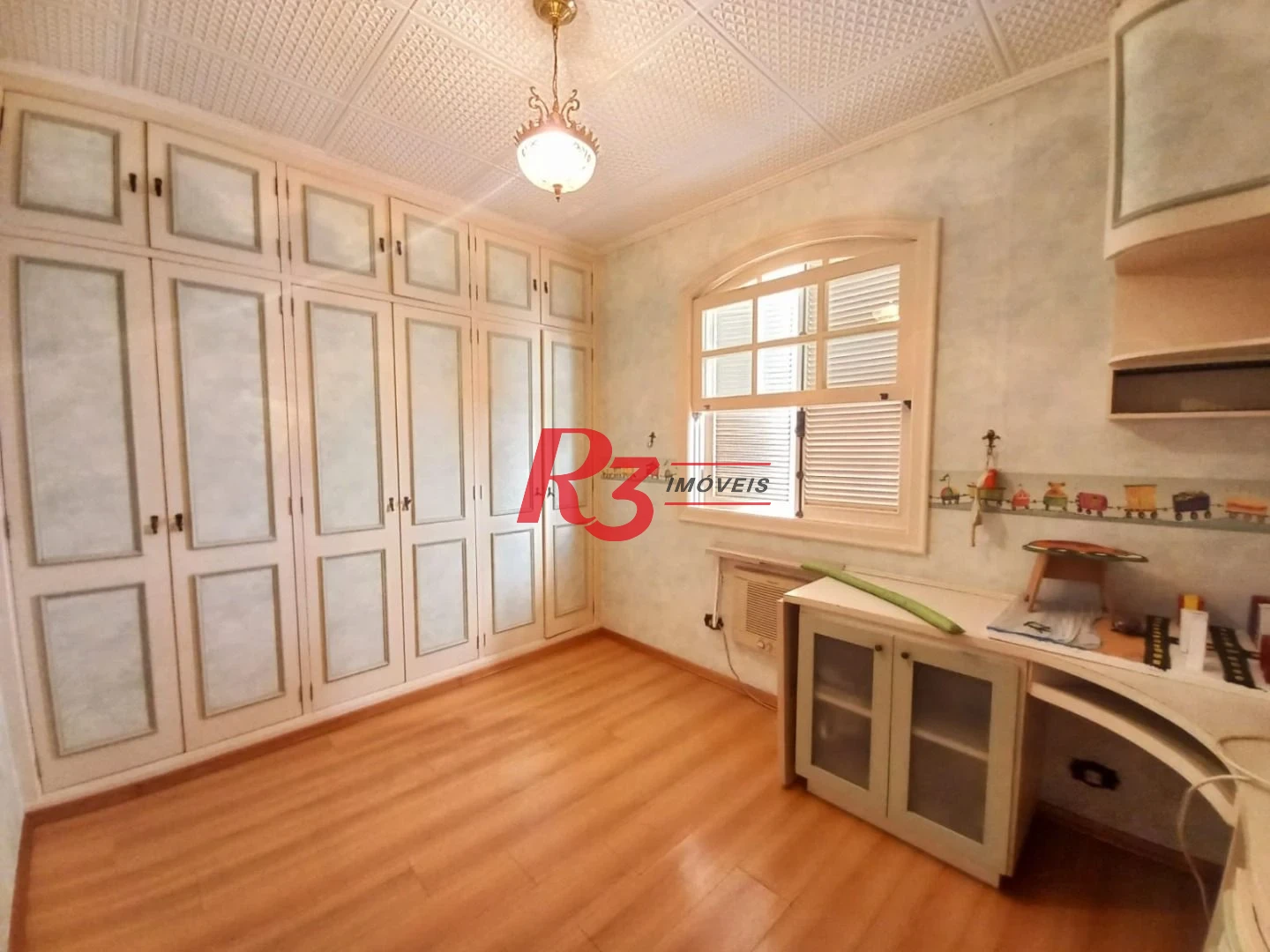 Sobrado com 3 dormitórios à venda, 131 m² por R$ 980.000,00 - Boqueirão - Santos/SP
