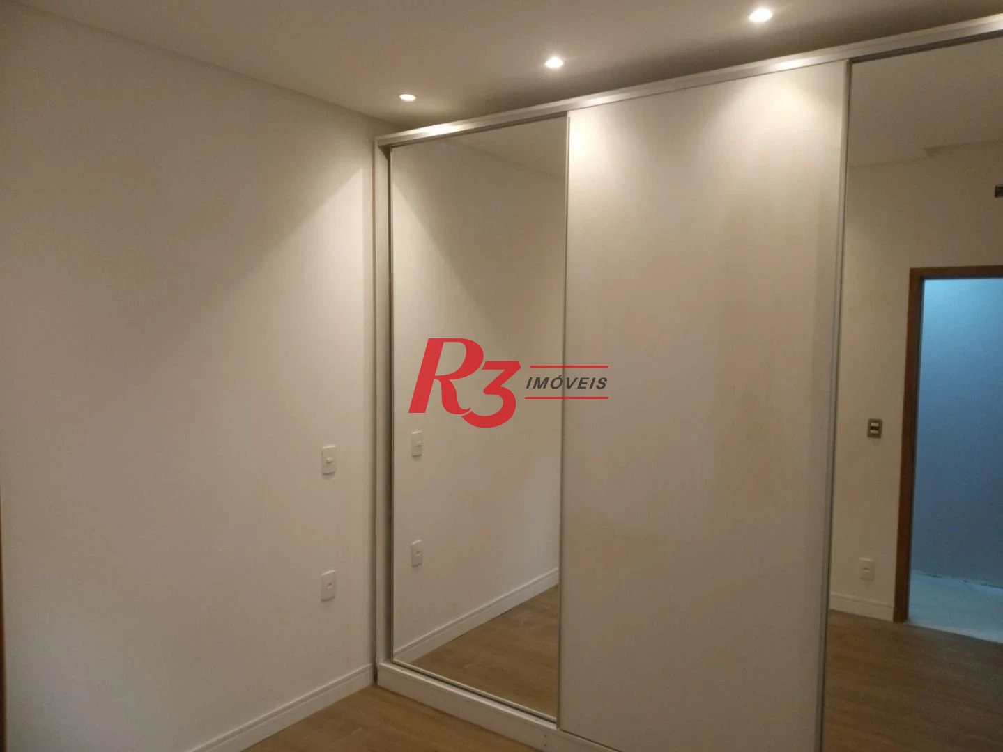 Casa à venda, 180 m² por R$ 1.200.000,00 - Vila Valença - São Vicente/SP
