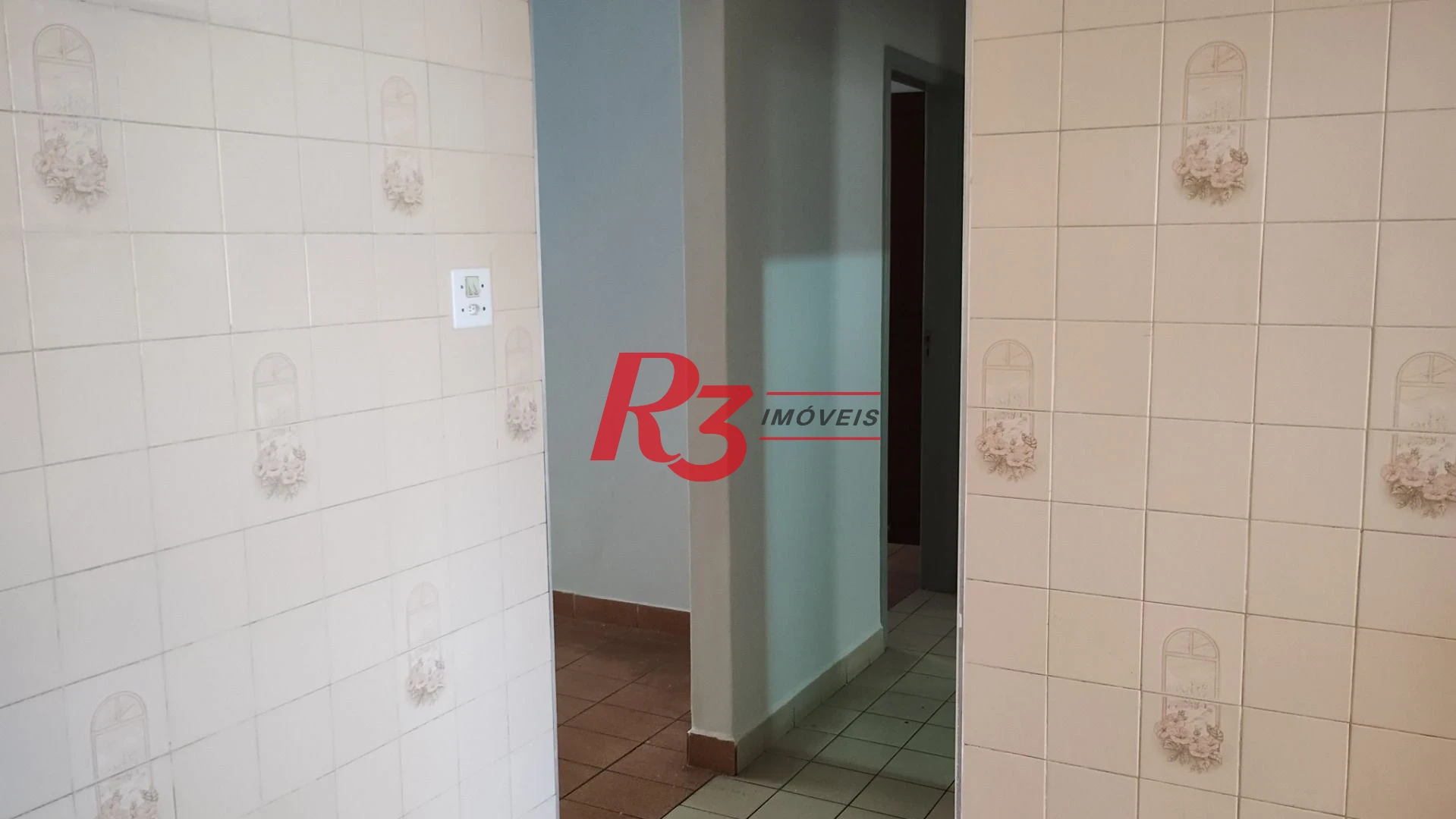 Apartamento com 2 dormitórios à venda, 76 m² por R$ 352.000,00 - Gonzaga - Santos/SP