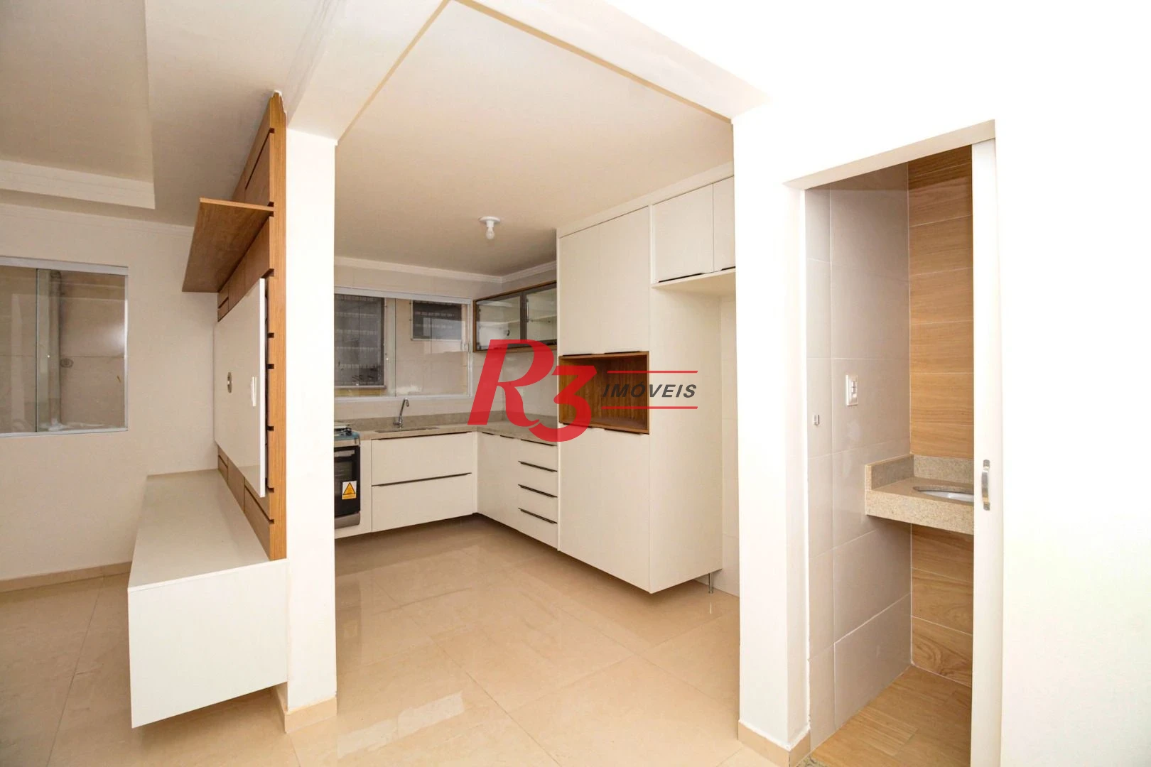 Sobrado com 2 dormitórios à venda, 103 m² por R$ 690.000 - Campo Grande - Santos/SP