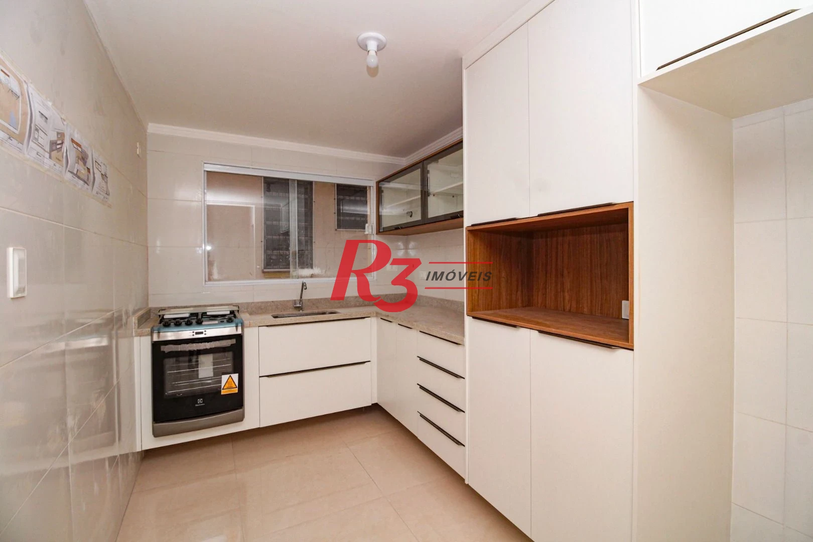 Sobrado com 2 dormitórios à venda, 103 m² por R$ 690.000 - Campo Grande - Santos/SP
