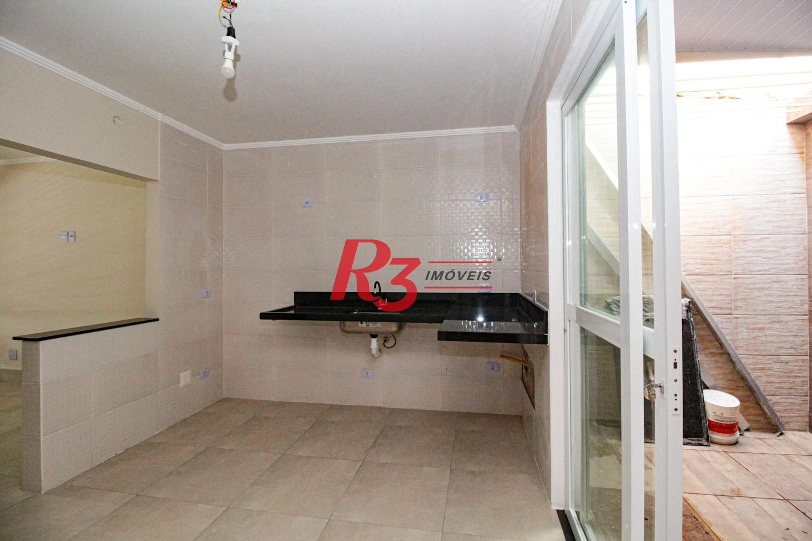 Casa à venda, 110 m² por R$ 920.000,00 - Encruzilhada - Santos/SP