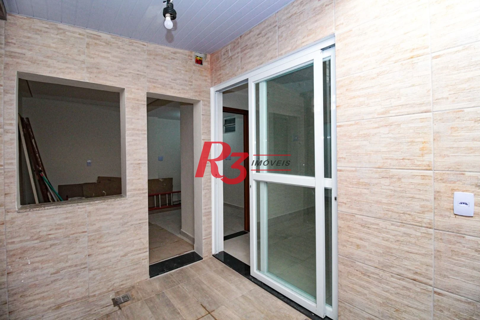 Casa à venda, 110 m² por R$ 920.000,00 - Encruzilhada - Santos/SP
