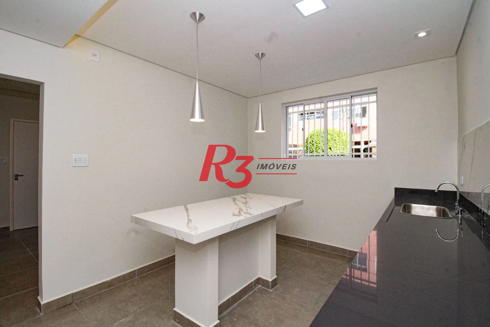 Sobrado à venda, 140 m² por R$ 648.000,00 - Marapé - Santos/SP